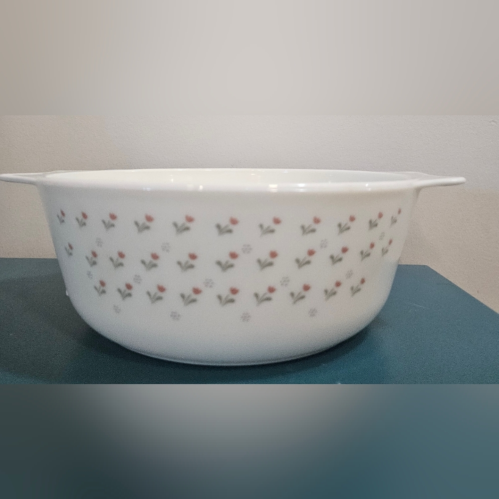 Vintage Pyrex Made In England Laura Ashley Tulips Casserole Dish